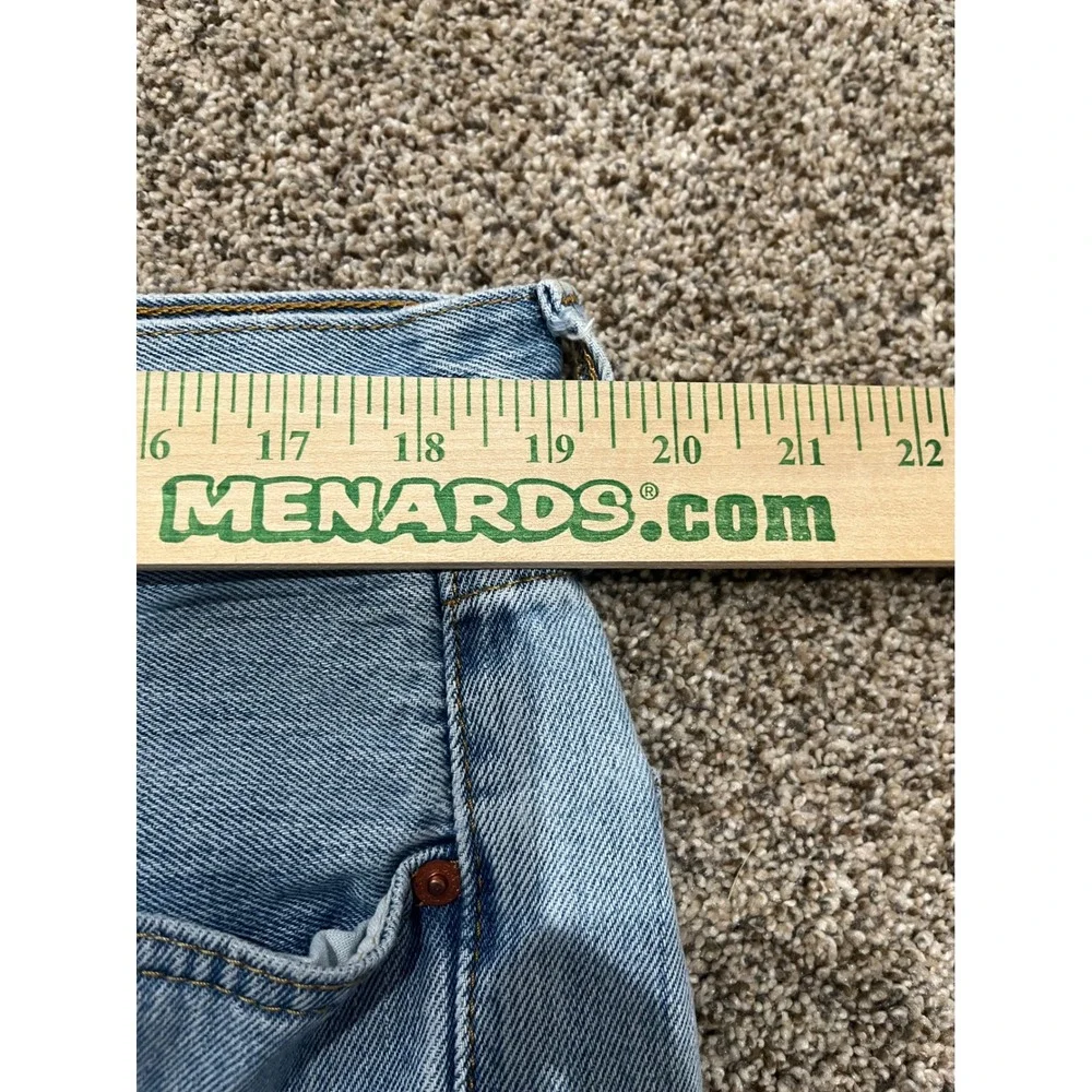 Levis 501 Original Fit Jeans Men 38x30 Light Wash Blue Denim Button Fly Straight